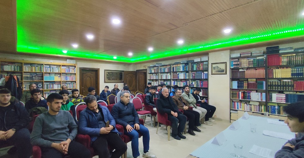 KAHTA'DA GENÇLERDEN TEKNOLOJİ PANELİ 